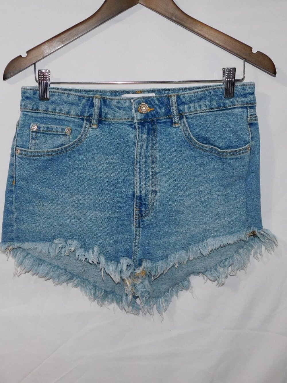 Zara High Waisted  Rise Denim Blue Jean Shorts 1.5" Inseam Womens 8 Raw Hem